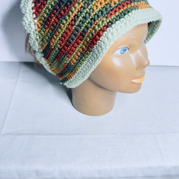 Bonnets - Picture 3 of 6